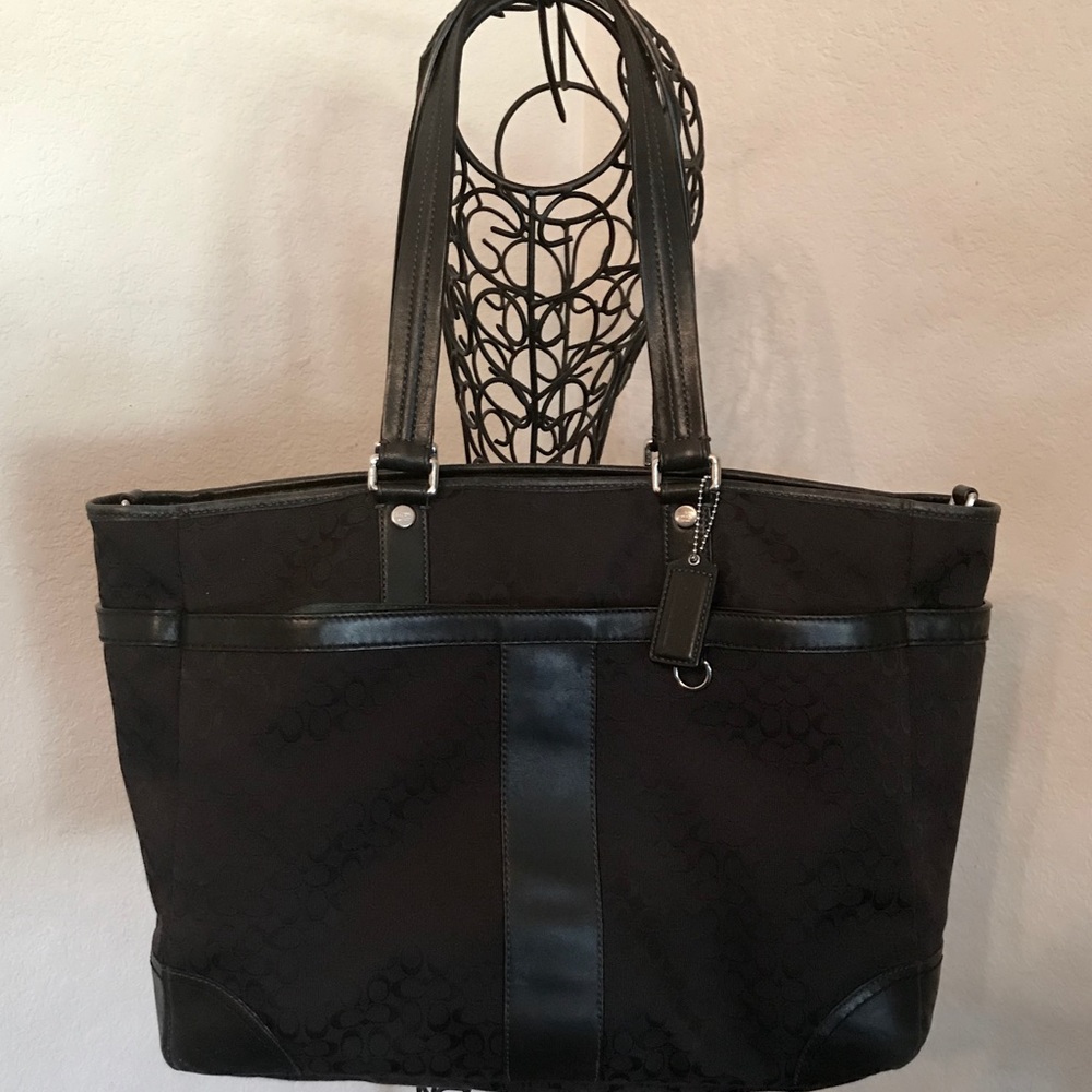 Trade. Coach Black Leather Signature Bag.